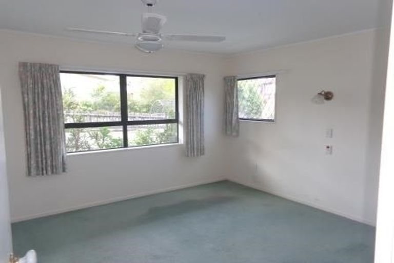 Photo of property in 6 Lantana Road, Green Bay, Auckland, 0604