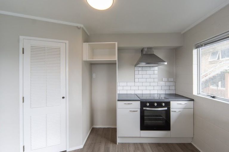 Photo of property in 1/2 Ruakiwi Road, Hamilton Lake, Hamilton, 3204