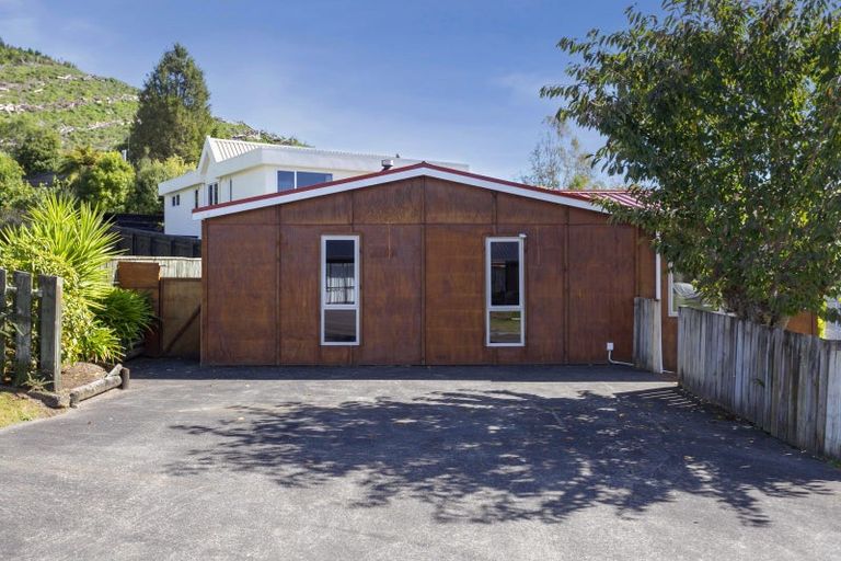 Photo of property in 2 Parati Place, Motuoapa, Turangi, 3382