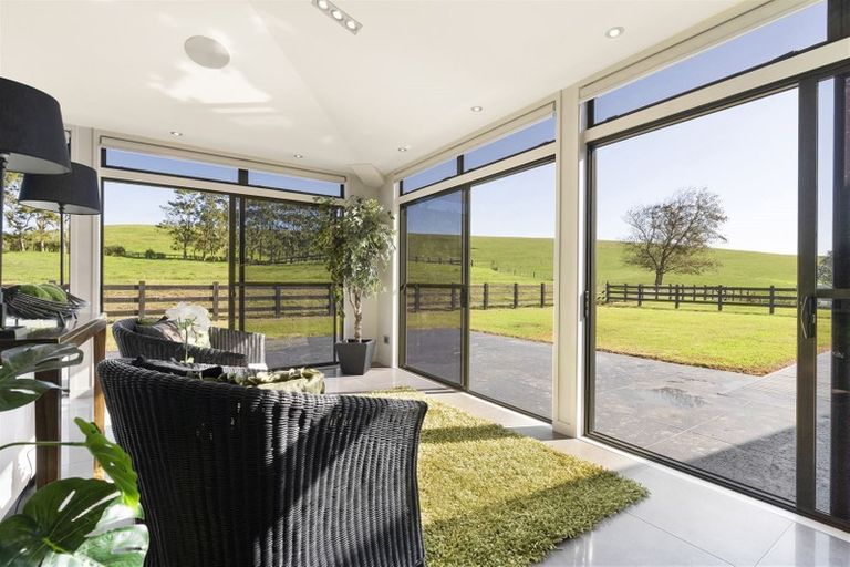 Photo of property in 53 Urquhart Road, Karaka, Papakura, 2580