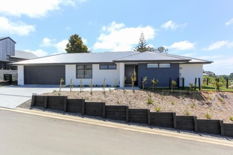 Photo of property in 2 Western Rise, Hurworth, New Plymouth, 4310