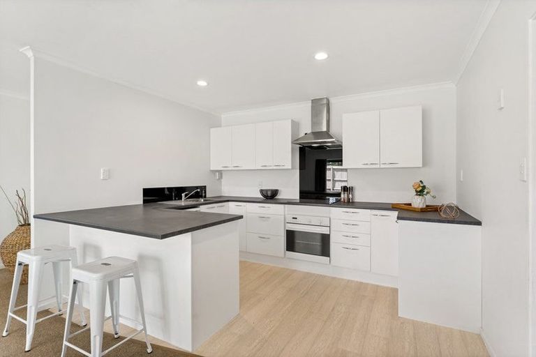 Photo of property in 22 Kayes Road, Pukekohe, 2120