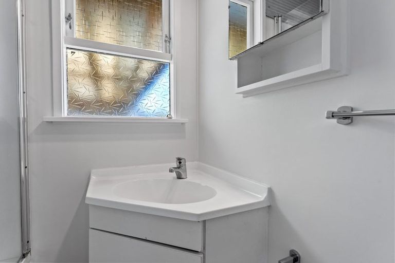 Photo of property in 1/117 Parkhurst Road, Parakai, 0830