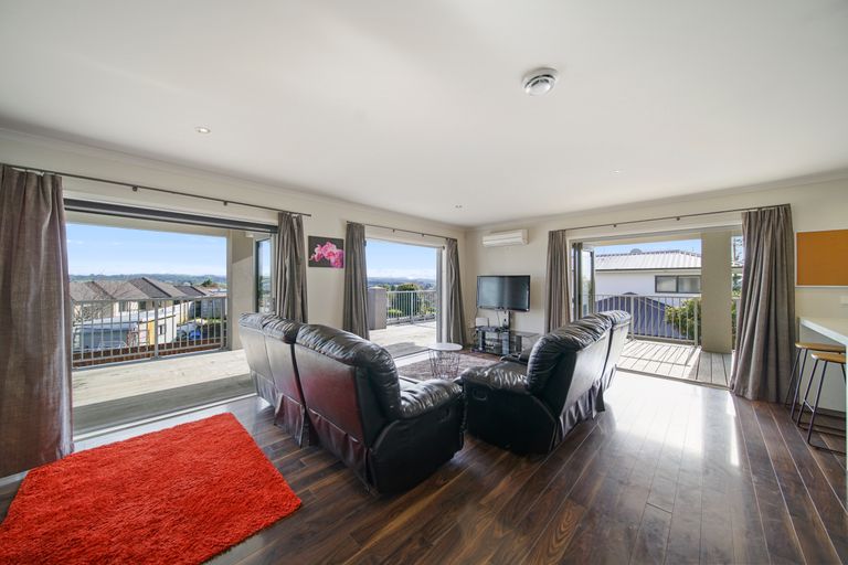 Photo of property in 79 Victoria Avenue, Waiuku, 2123