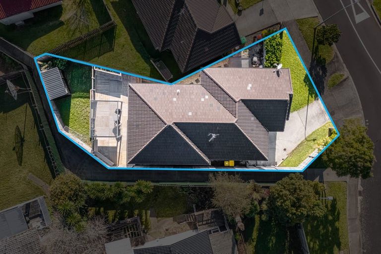 Photo of property in 2 Anna Lane, Glen Eden, Auckland, 0602