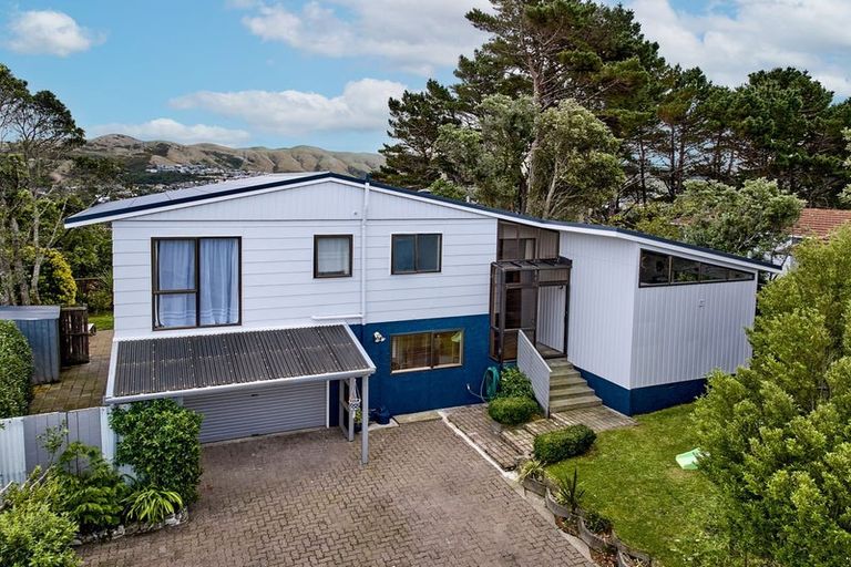 Photo of property in 6 Tortola Crescent, Grenada Village, Wellington, 6037