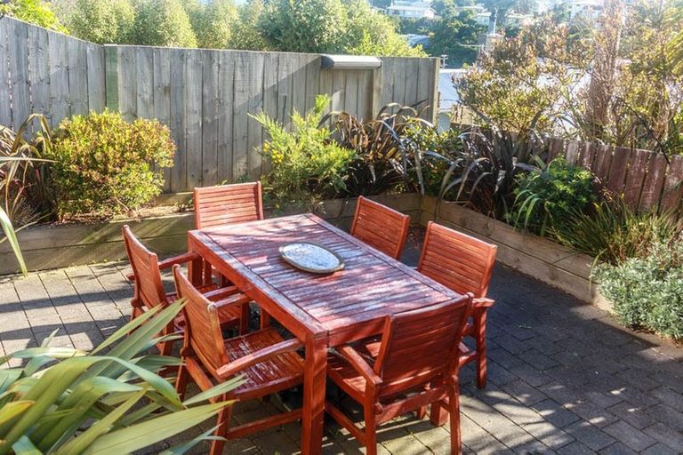 Photo of property in 2 Balmain Street, Newlands, Wellington, 6037