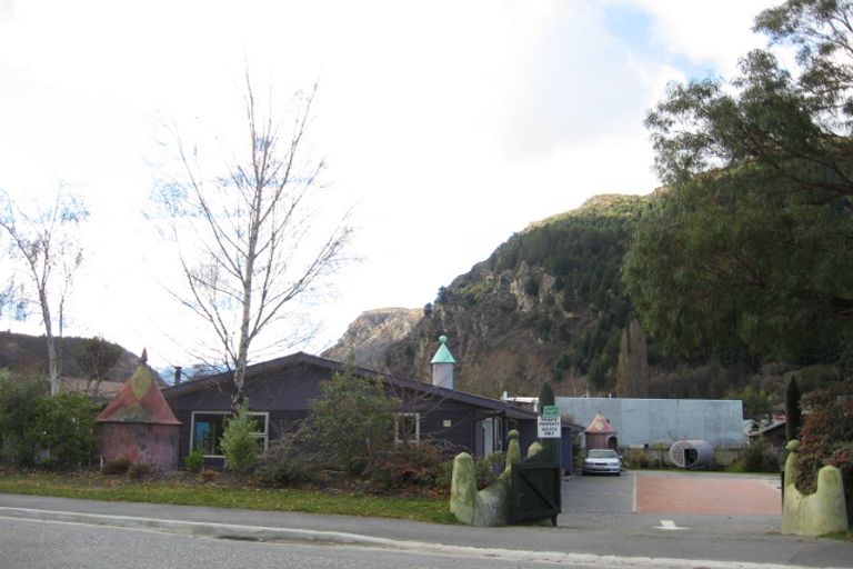 Photo of property in 27 Fryer Street, Queenstown, 9300