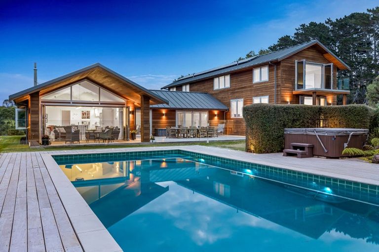 Photo of property in 80 Okura River Road, Okura, Albany, 0792