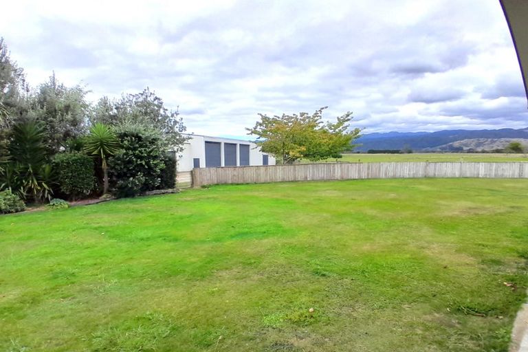 Photo of property in 397 Arapaepae Road South, Levin, 5571