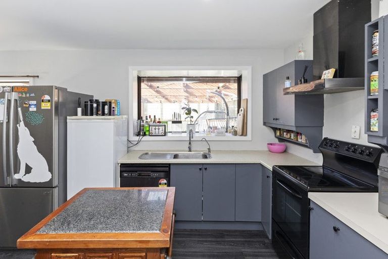 Photo of property in 36 Gould Crescent, Woolston, Christchurch, 8023