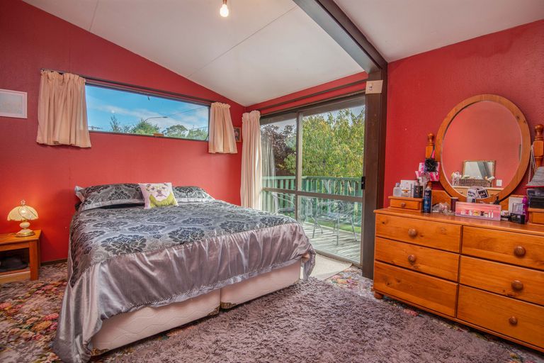 Photo of property in 6 Greenwich Street, Waihola, Milton, 9073