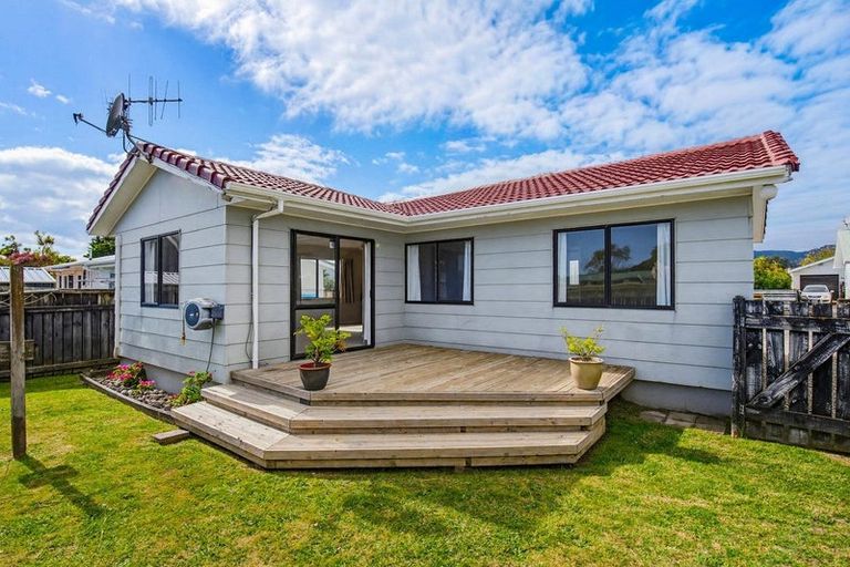 Photo of property in 4 Sharda Grove, Paraparaumu Beach, Paraparaumu, 5032