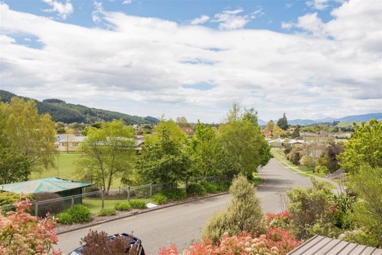 Photo of property in 19 Treeton Place, Wakefield, 7025