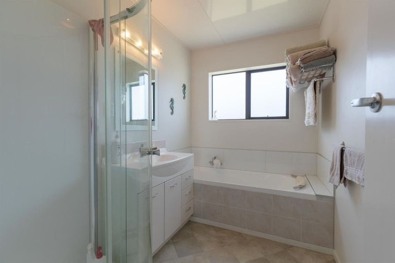 Photo of property in 283 Lakeview Terrace, Lake Hawea, Wanaka, 9382