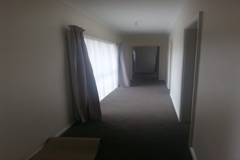 Photo of property in 71 Yaldhurst Road, Sockburn, Christchurch, 8042