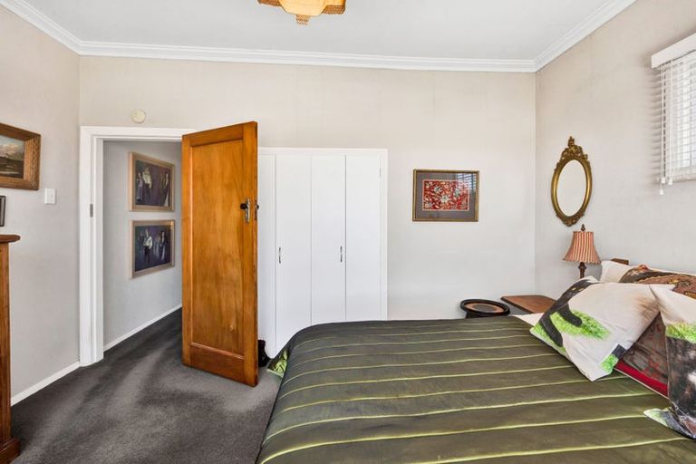 Photo of property in 32 Queens Road, Glen Avon, New Plymouth, 4312