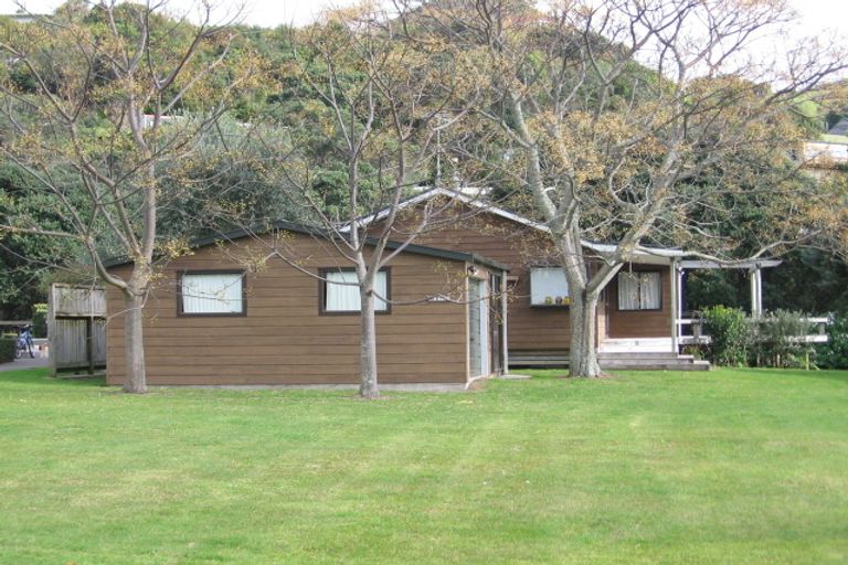 Photo of property in 24 Hahei Beach Road, Hahei, Whitianga, 3591