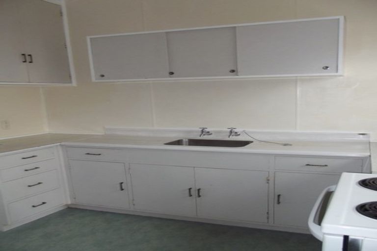 Photo of property in 2/4 Rodney Street, Waiwhetu, Lower Hutt, 5010