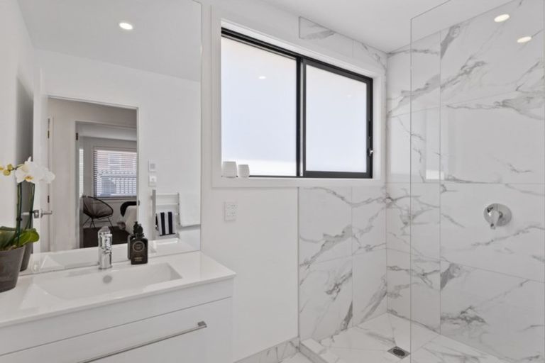 Photo of property in 10 Blighs Road, Strowan, Christchurch, 8052