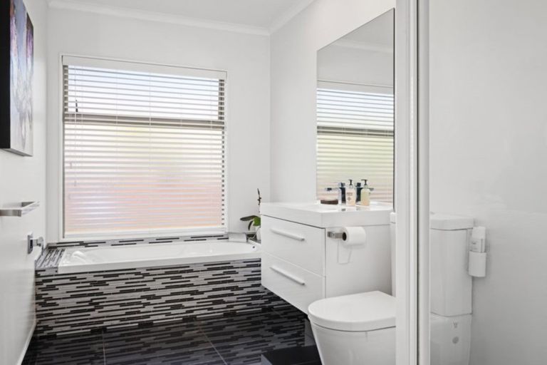 Photo of property in 55 Aspiring Avenue, Flat Bush, Auckland, 2019