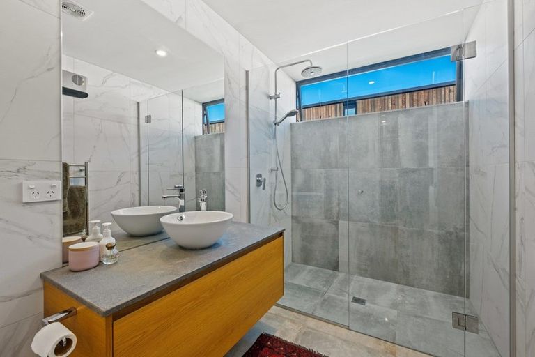 Photo of property in 19 Stackbrae Avenue, Wanaka, 9305