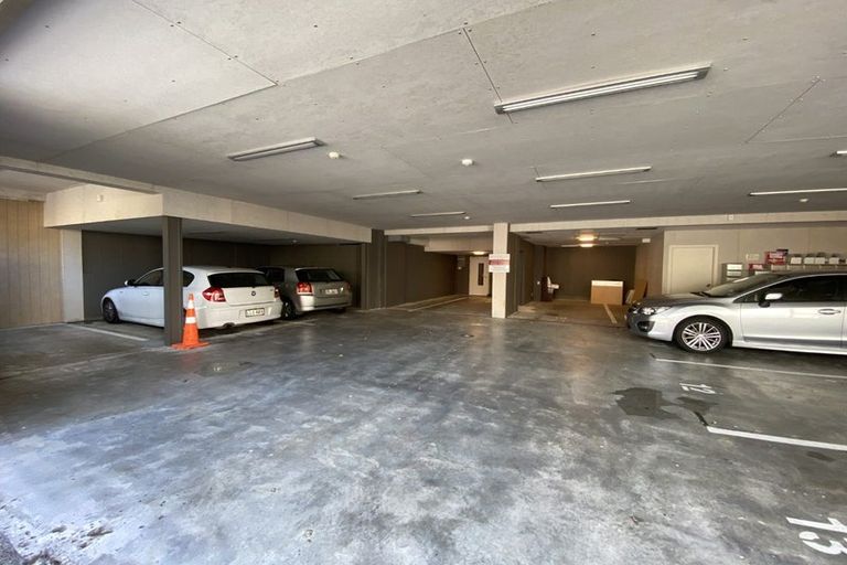 Photo of property in Sharella Living, 20 Glenmore Street, Thorndon, Wellington, 6011