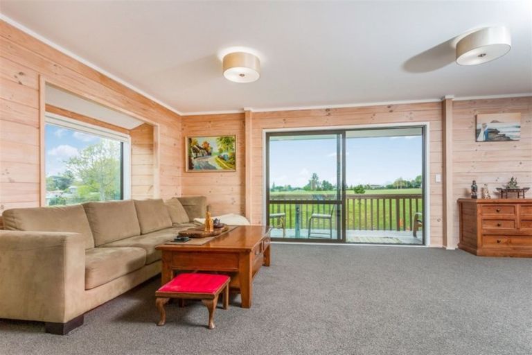 Photo of property in 1/27 St Leonards Road, Kelston, Auckland, 0602