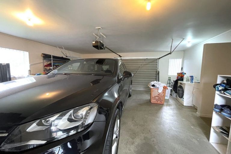 Photo of property in 6 Veagh Place, Highland Park, Auckland, 2010