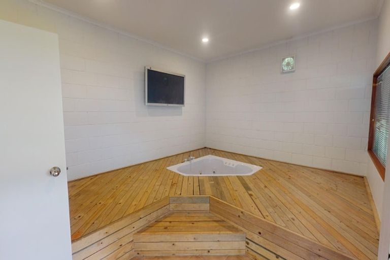 Photo of property in 34 Kilkenny Place, Fitzherbert, Palmerston North, 4410