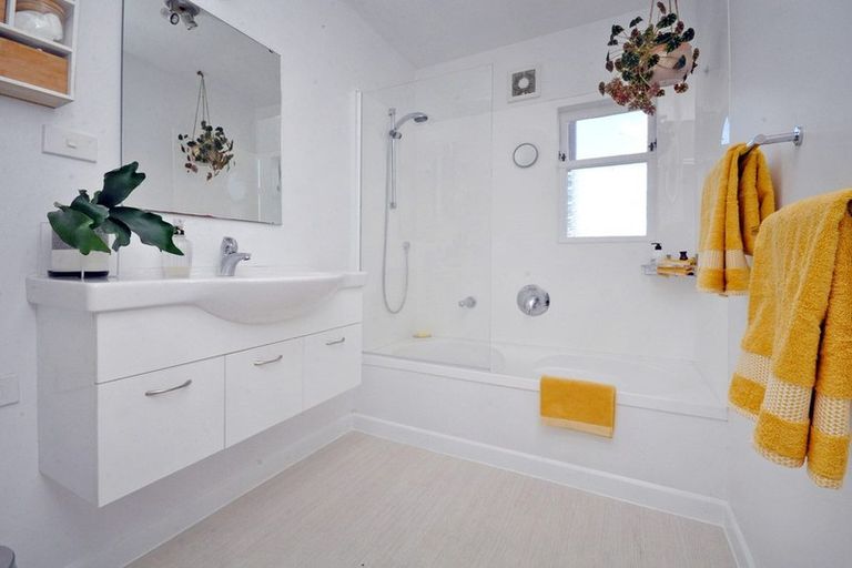 Photo of property in 15 Riverlea Road, Whenuapai, Auckland, 0618