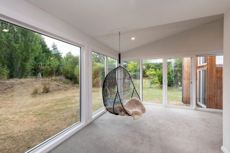 Photo of property in 2 Wineberry Lane, Wanaka, 9305