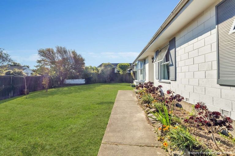 Photo of property in 12 Delaware Crescent, Russley, Christchurch, 8042