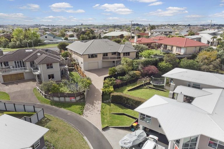 Photo of property in 104 Rototuna Road, Rototuna, Hamilton, 3210