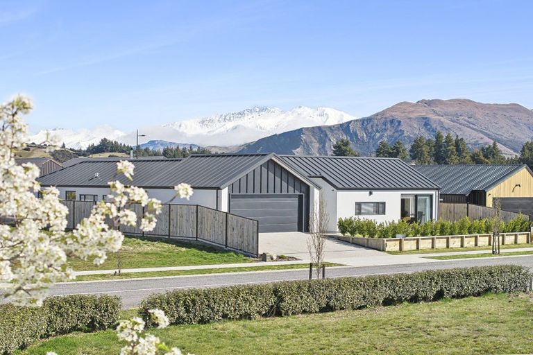 Photo of property in 47 Pounamu Avenue, Albert Town, Wanaka, 9305