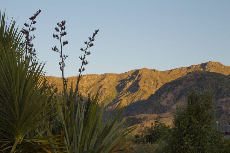Photo of property in 33 Lichen Lane, Lake Hawea, Wanaka, 9382