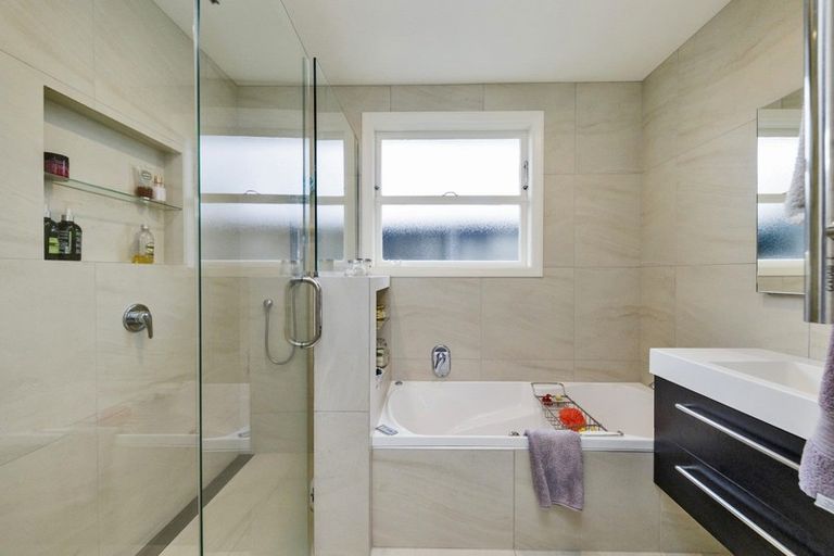 Photo of property in 10 Edwards Place, Terrace End, Palmerston North, 4410