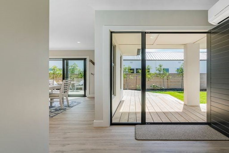 Photo of property in 16 Awatea Drive, Whitianga, 3510