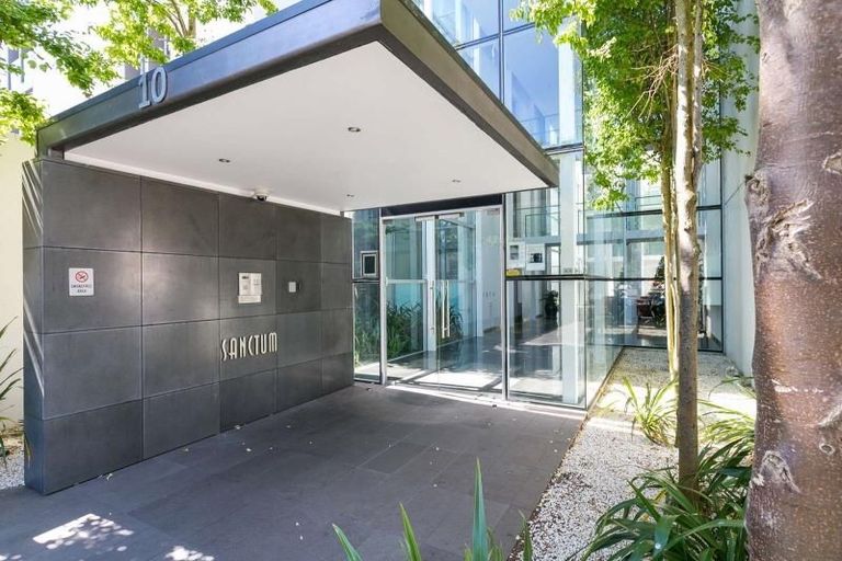 Photo of property in Sanctum Apartment, 10 Ebor Street, Te Aro, Wellington, 6011