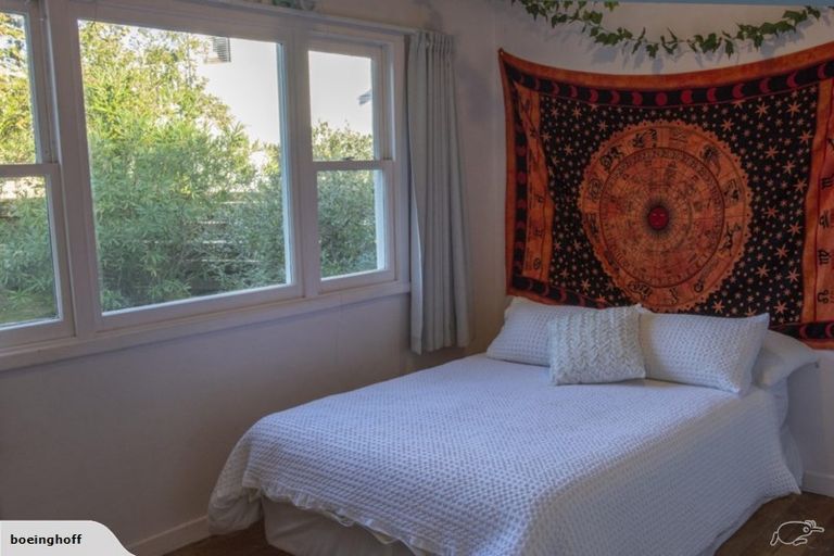 Photo of property in 6 Willowbrook Place, Titirangi, Auckland, 0604