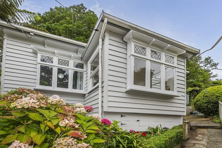 Photo of property in 78 Glenmore Street, Northland, Wellington, 6012