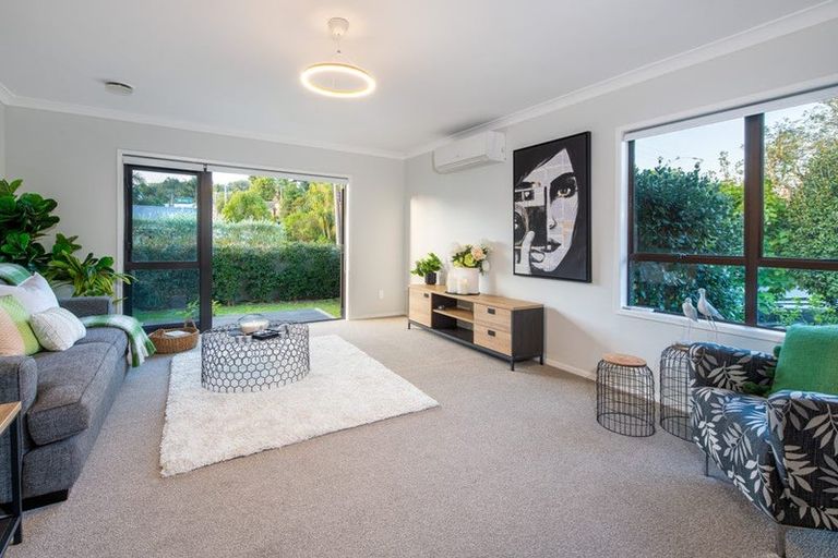 Photo of property in 8a Westbourne Road, Murrays Bay, Auckland, 0630