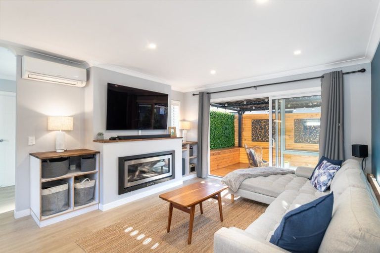 Photo of property in 15 Salisbury Crescent, Wallaceville, Upper Hutt, 5018