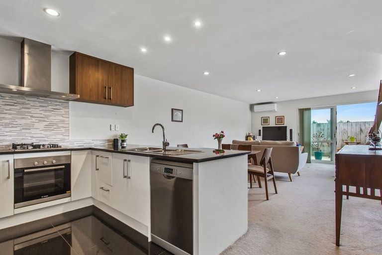 Photo of property in 235d Porchester Road, Takanini, 2112