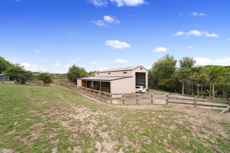 Photo of property in 126 Brownhill Road, Whitford, Manurewa, 2576