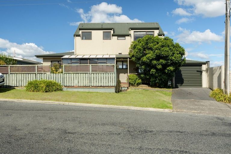 Photo of property in 87 Harbour View Road, Omokoroa, 3114