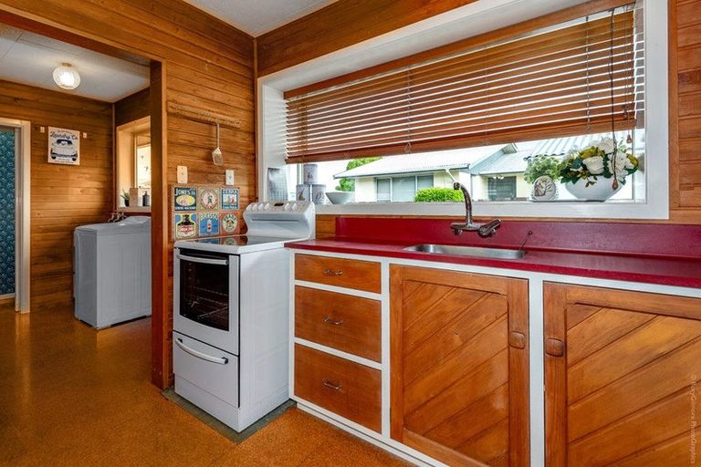 Photo of property in 16 Freebairn Street, Redwood, Christchurch, 8051