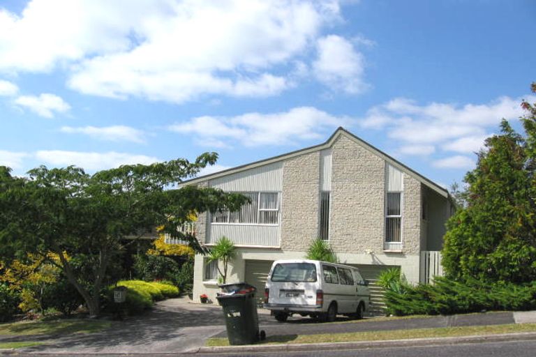 Photo of property in 8 Valdese Rise, Browns Bay, Auckland, 0630