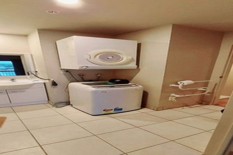 Photo of property in 5n/10 Crown Lynn Place, New Lynn, Auckland, 0600