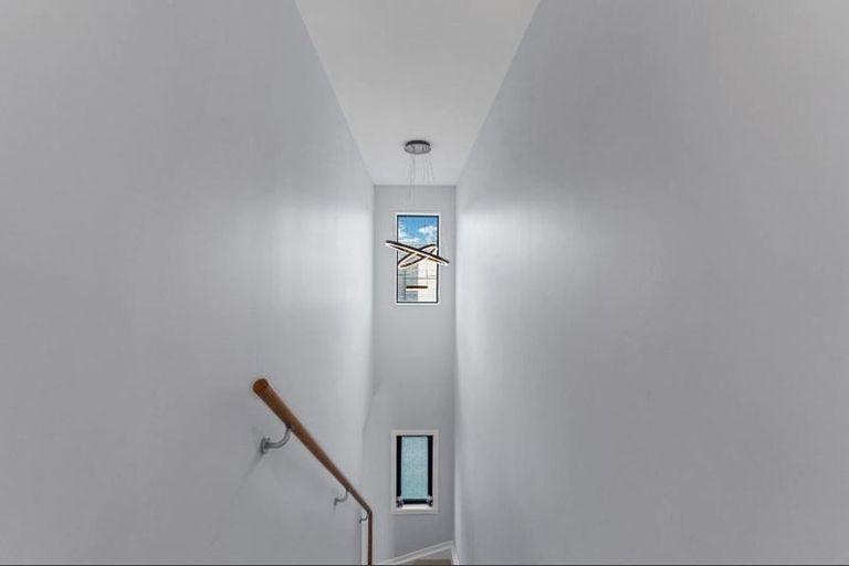 Photo of property in 9d Epping Road, Henderson, Auckland, 0610